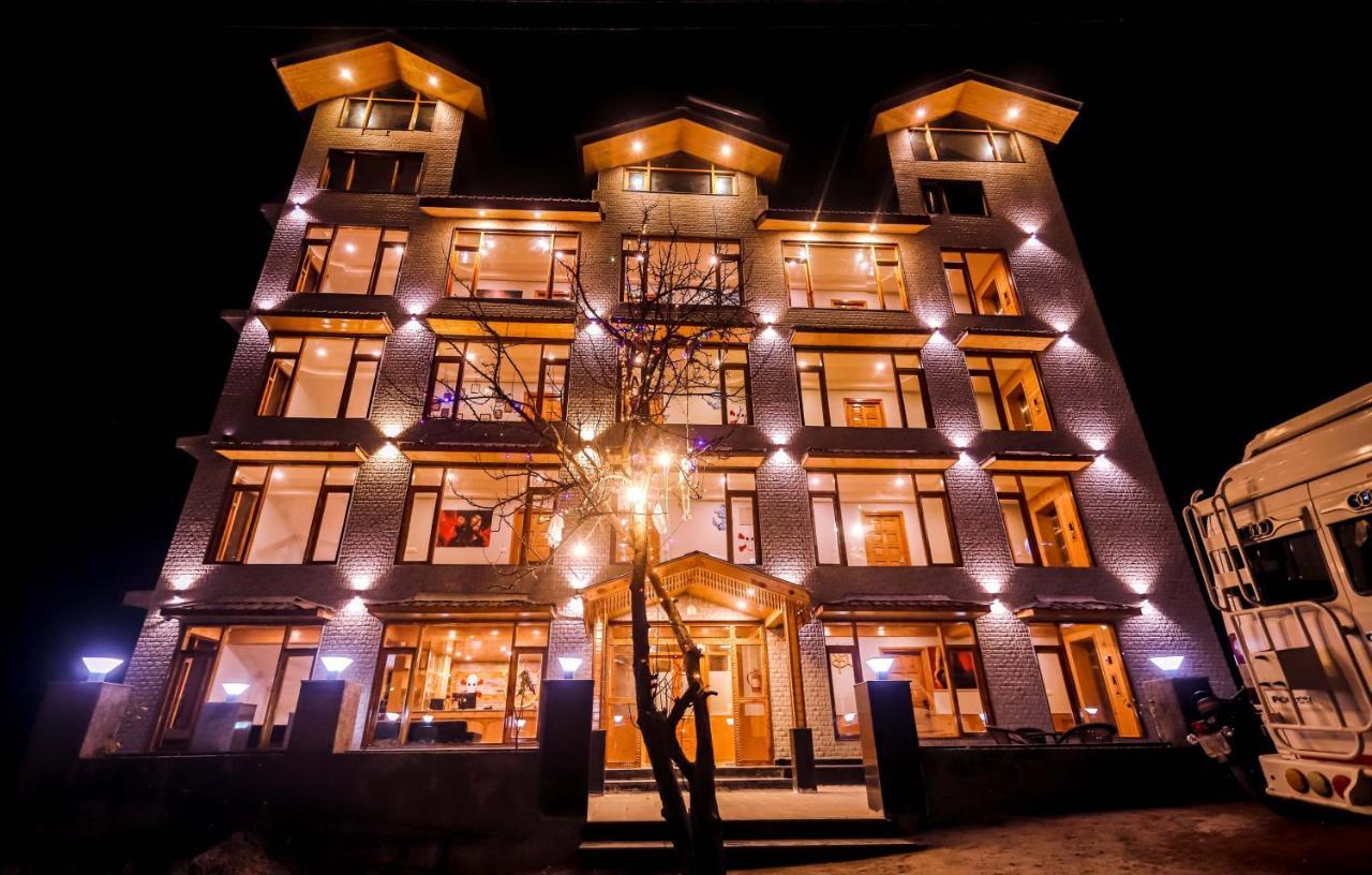 Hotel Smugglers Mountain View - Central Heated & Air Cooled #Free Pick From Volvo Bus Stand Manali  Exterior photo