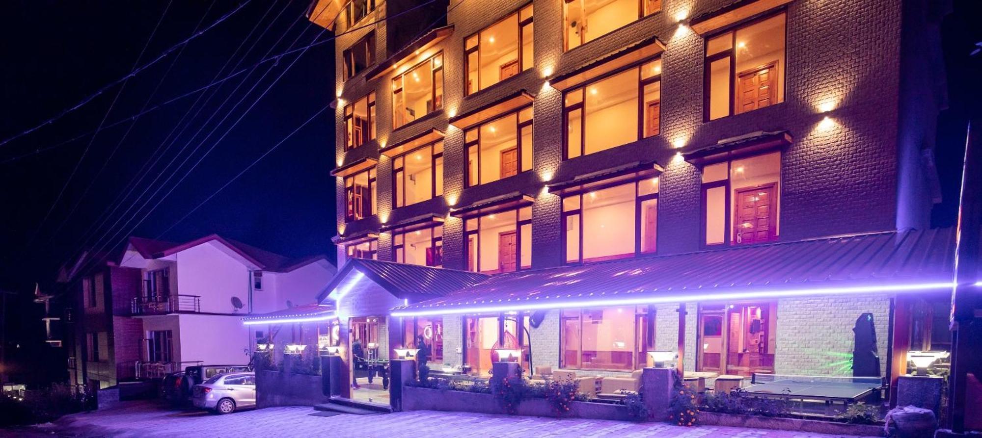 Hotel Smugglers Mountain View - Central Heated & Air Cooled #Free Pick From Volvo Bus Stand Manali  Exterior photo
