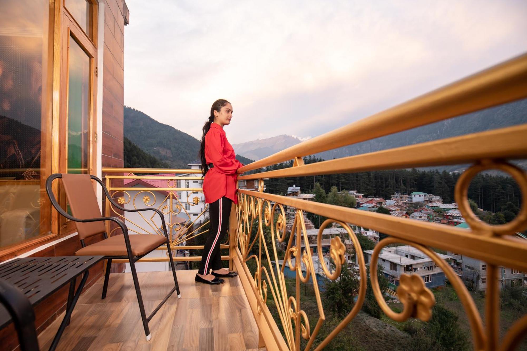 Hotel Smugglers Mountain View - Central Heated & Air Cooled #Free Pick From Volvo Bus Stand Manali  Exterior photo