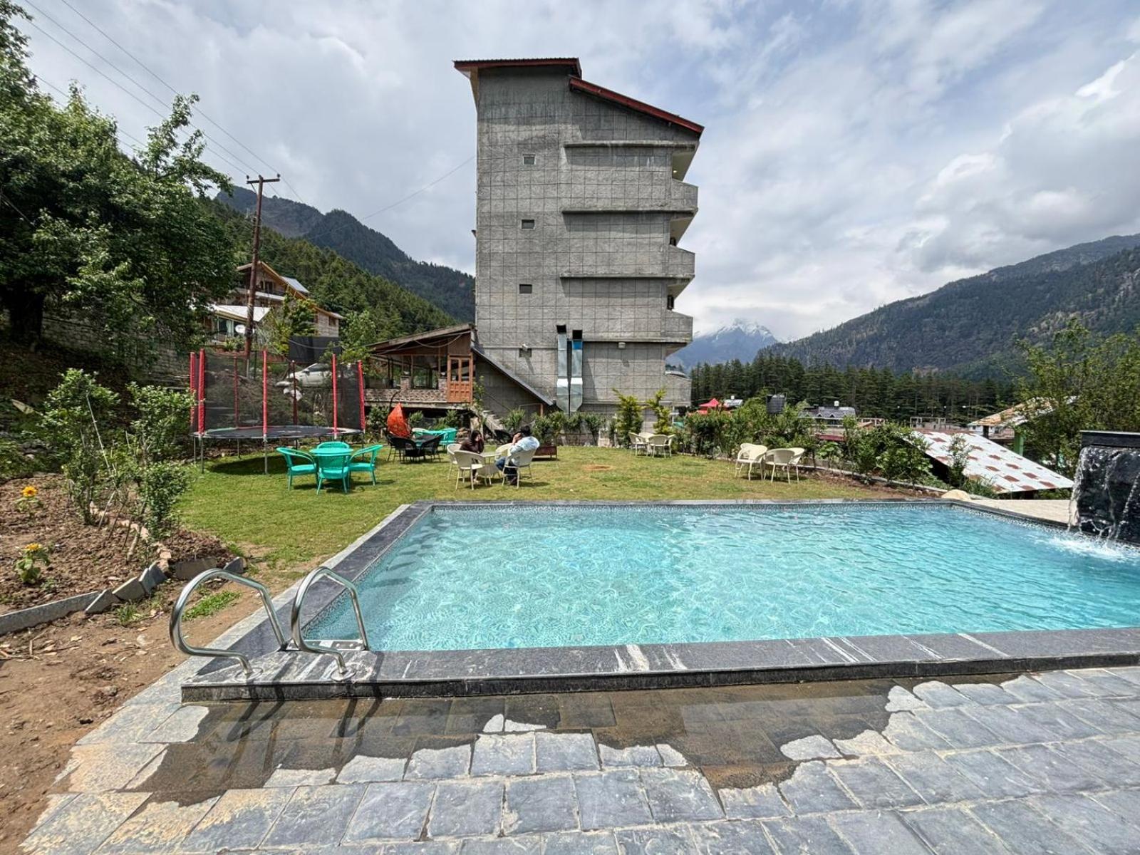 Hotel Smugglers Mountain View - Central Heated & Air Cooled #Free Pick From Volvo Bus Stand Manali  Exterior photo