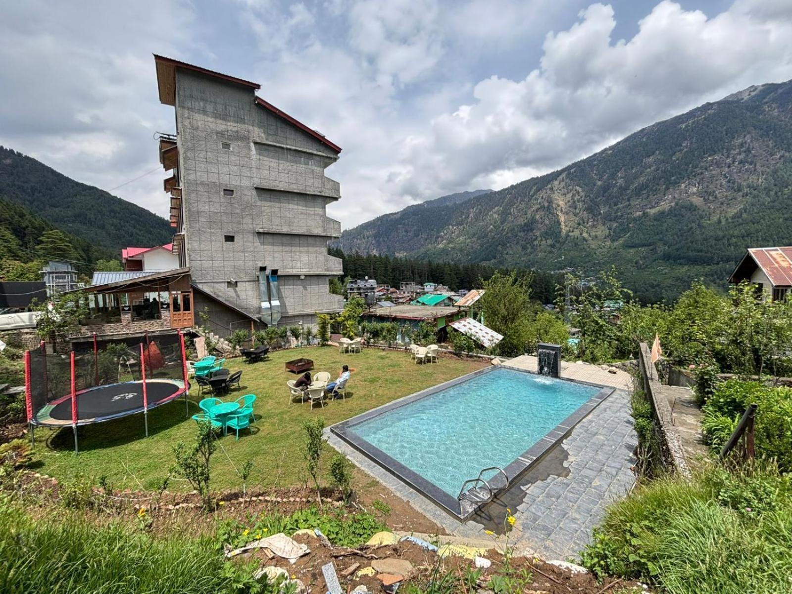 Hotel Smugglers Mountain View - Central Heated & Air Cooled #Free Pick From Volvo Bus Stand Manali  Exterior photo